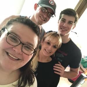 Meet your Posher, Christien